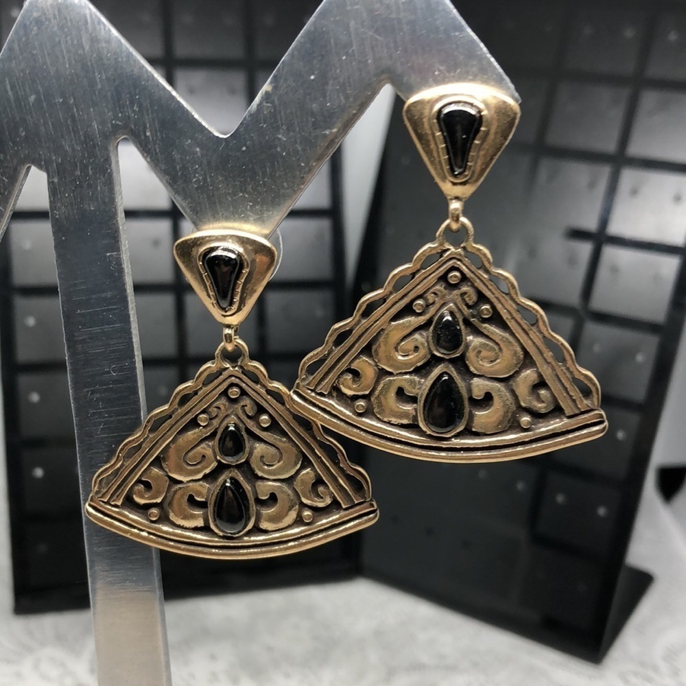 Antique gold tone Chico's dressy costume statement earrings dangle, faux onyx.